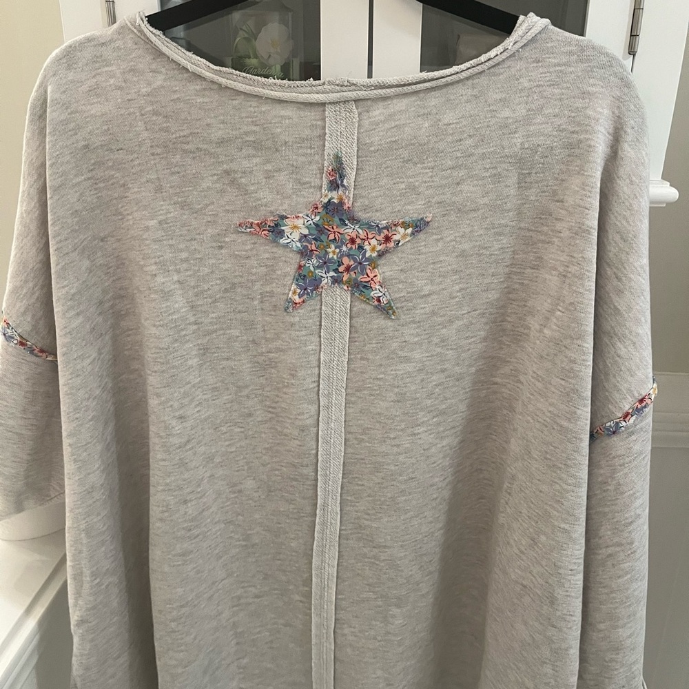 Easel Floral Peace Sign Lightweight Patchwork Oversized Sweatshirt - Picture 6 of 9
